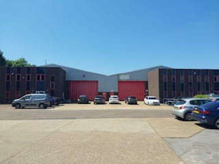 Units 3 & 4, Bracknell Business Centre, Bracknell, Industrial To Let - IMG20250618WA0006.jpg