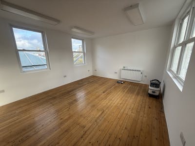 Room, 2, 4 & 5, First Floor, Brighton, Office To Let - IMG_8386.jpeg