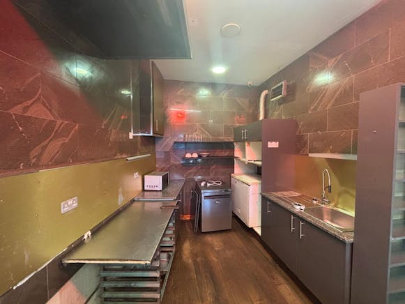 484 Cathcart Road, Glasgow, Retail To Let / For Sale - PHOTO-2026-04-14-08-23-50.jpg