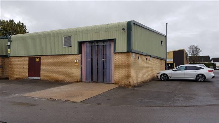 Industrial Unit in Wimborne - photo 2