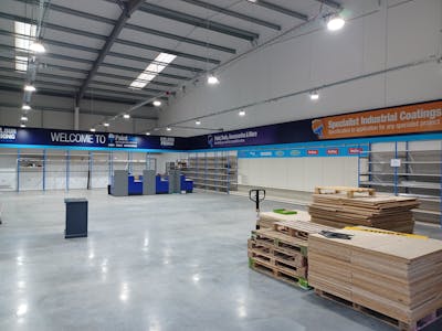 Unit 4 Reading Trade Centre, Reading, Trade Counter To Let - 20241120_094519.jpg