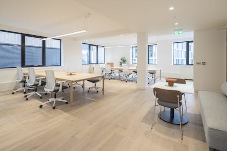 42 Charterhouse Street, Farringdon, Office To Let - Desk Space