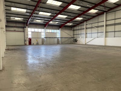22 The Business Centre, Wokingham, Industrial/Logistics / Industrial / Warehouse To Let - Unit 22 Business Centre  Interior 1.jpg