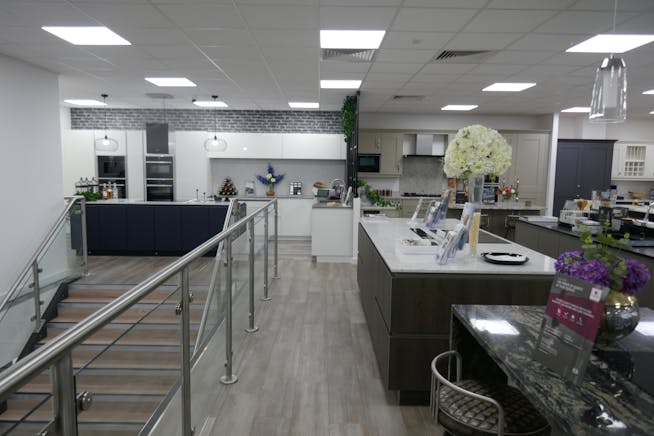 E & F West Side, Harlow, Industrial To Let / For Sale - P1050286.JPG