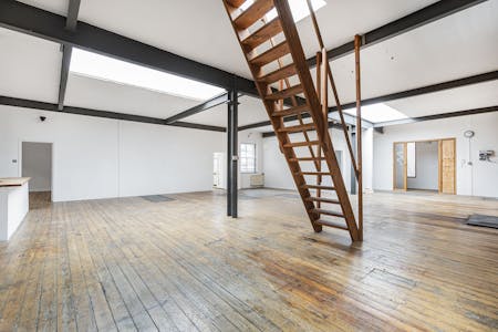 18 Belsham Street, London, Office / Showroom To Let - 35_8045.jpg