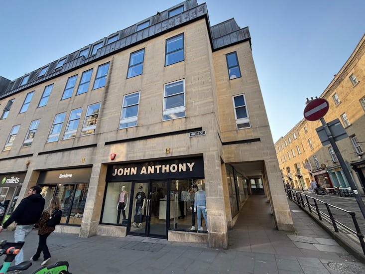 28 High Street, Bath, Retail To Let - LBKY0093.JPG