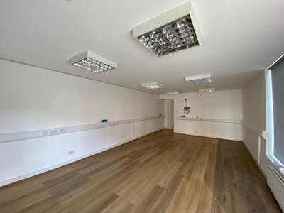 94 Stoke Road, Guildford, Office / Retail To Let - 4426.jpg