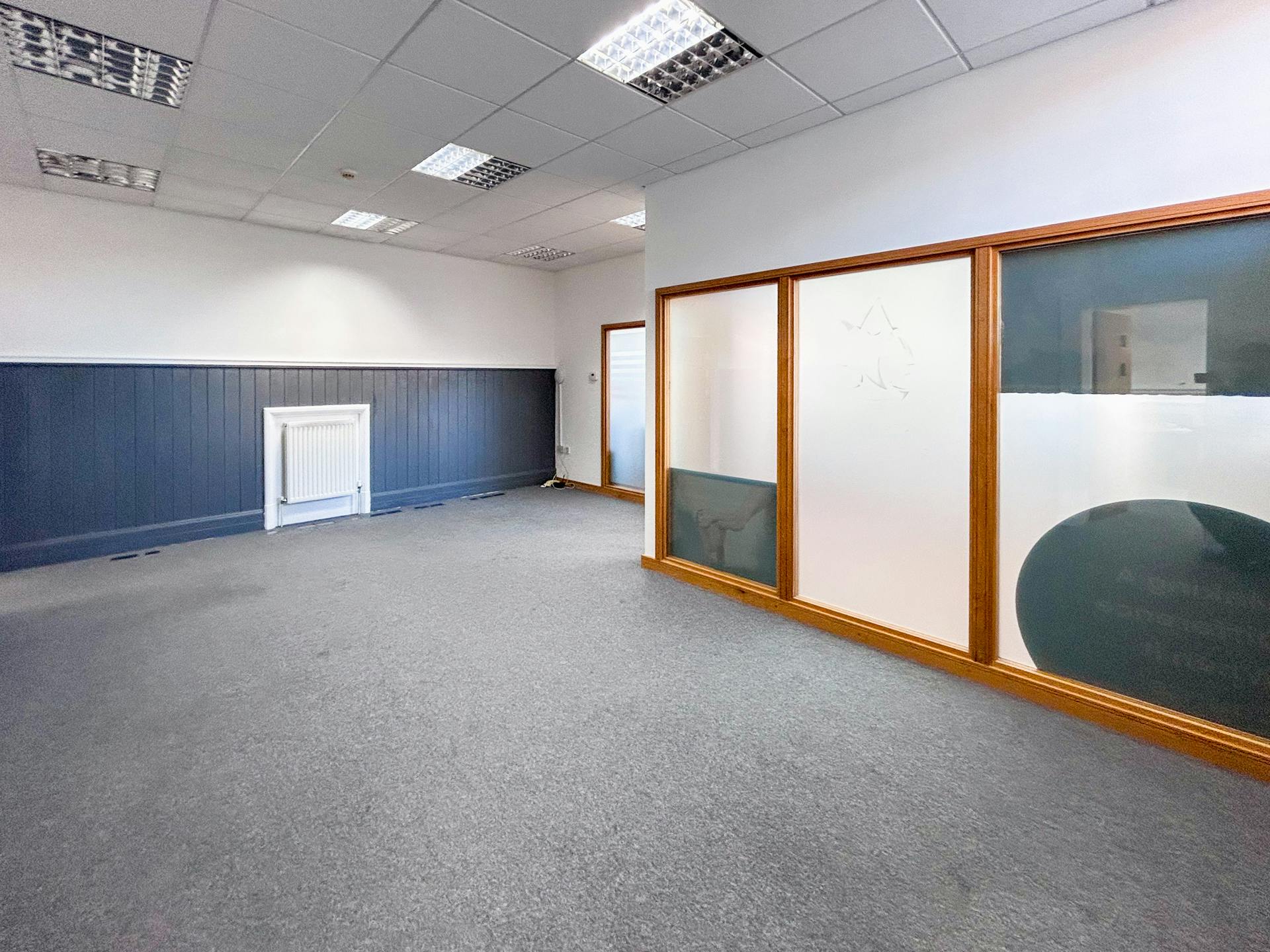 Retail/Shop in Bournemouth - photo 4