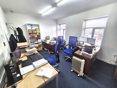 8-10 Rochdale Road, Oldham, Office / Retail For Sale - 20260213_143935.jpg