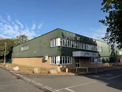 Unit 27 Walkers Road, Manorside Industrial Estate, Redditch, Industrial/Logistics To Let - IMG_3052.JPG