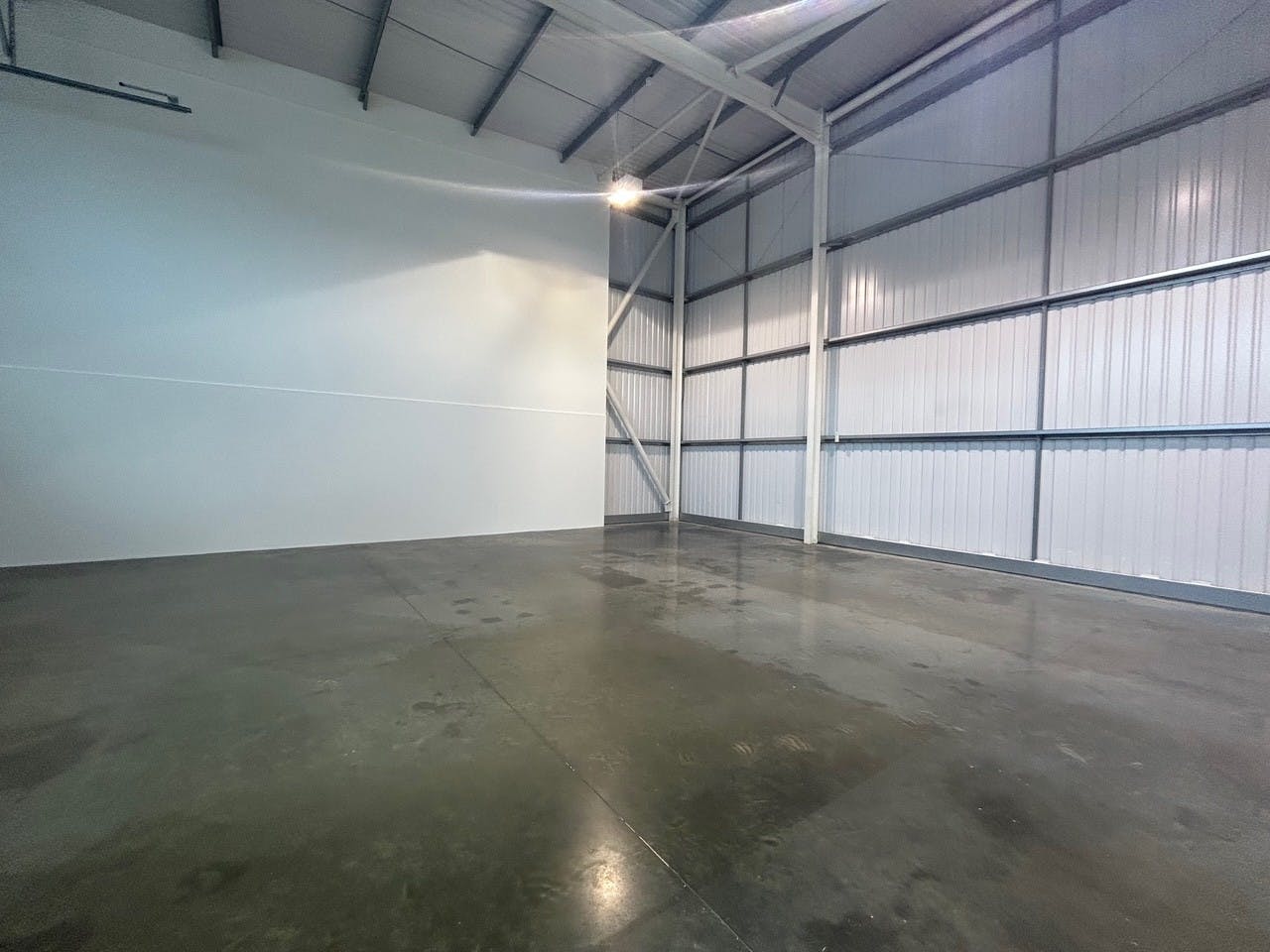 Unit 22, Bilton Industrial Estate, Bracknell, Industrial To Let - 8.jpg