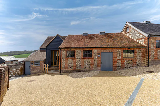 Manor Farm Barns, Hughenden Manor Estate, High Wycombe, Offices To Let - 115001 Manor Barn Farms (8).jpg