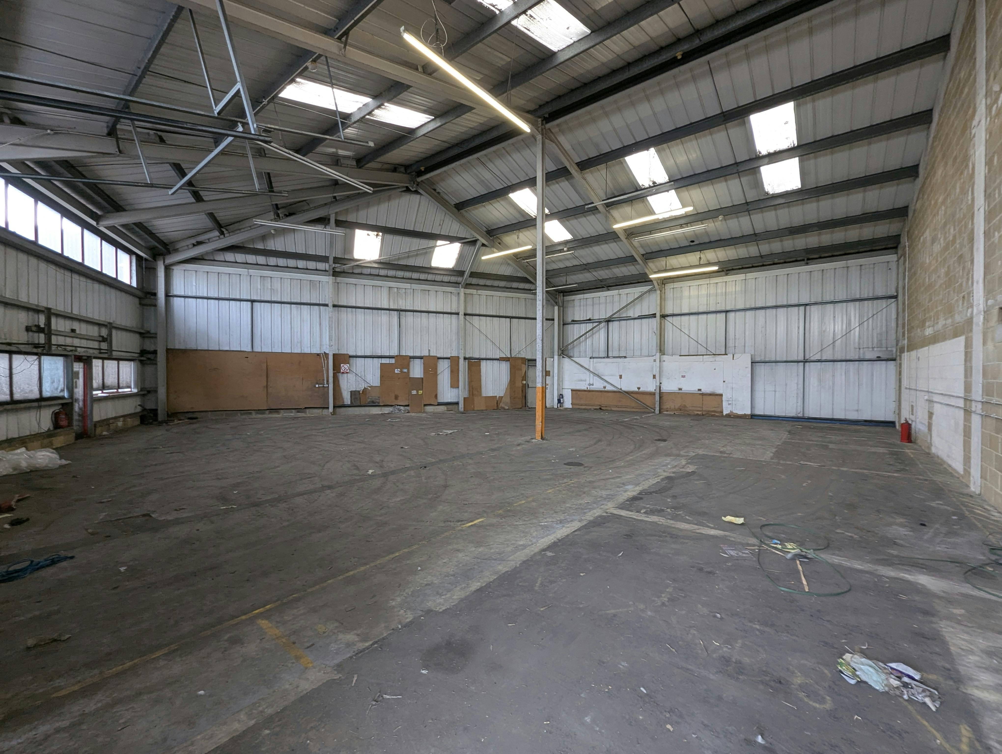 Units 11 & 12 Winston Business Centre, Lancing To Let - PXL_20260123_120658528.jpg