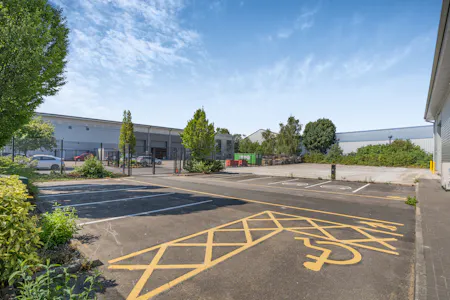Unit 16, Central Trading Estate, Mosley Road, Trafford Park, Industrial To Let - 8698361-exterior12-800.jpg