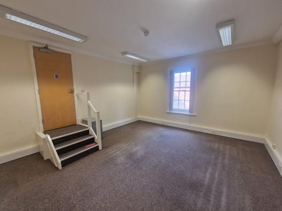 Suite 4 Crown House, Hartley Wintney, Office To Let - Pic8CH414082025.jpg