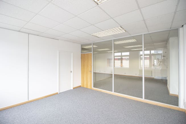 Unit 4, 58-60 Minerva Road, Park Royal, Industrial / Warehouse To Let - 9.jpg