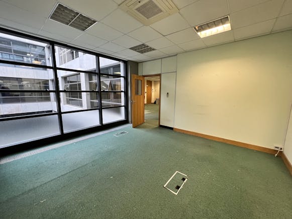 25 & 26 Beaufort Court, London, Offices For Sale - D6AC6E77A8C7421489F082A066D483EC.jpeg