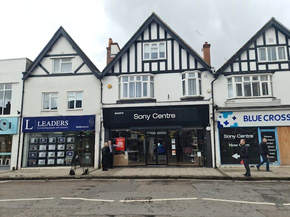 44 High Street, Walton-on-Thames, Retail To Let - 20230321_114559.jpg