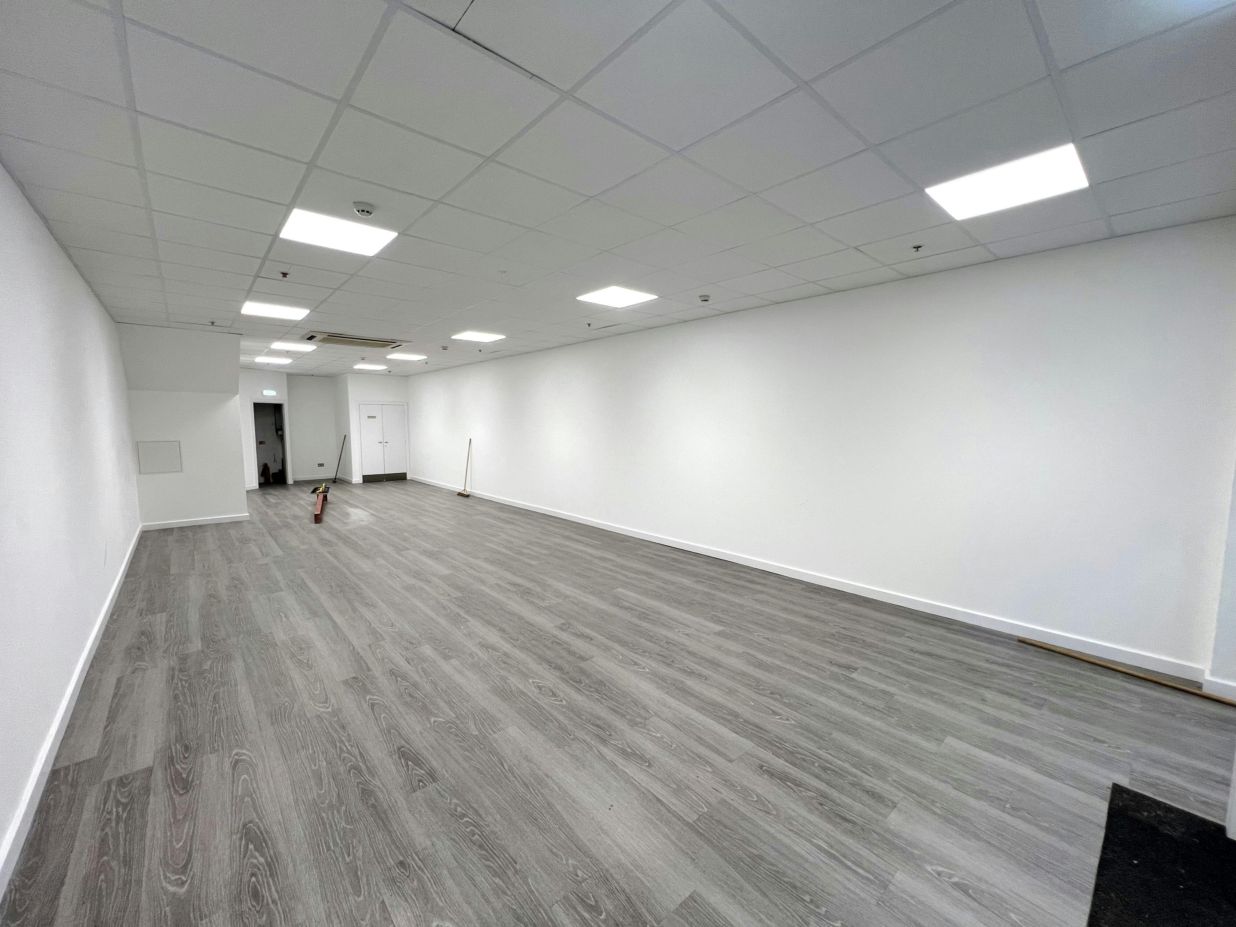 27 Swan Walk, Horsham, Retail To Let - IMG_0225.jpeg