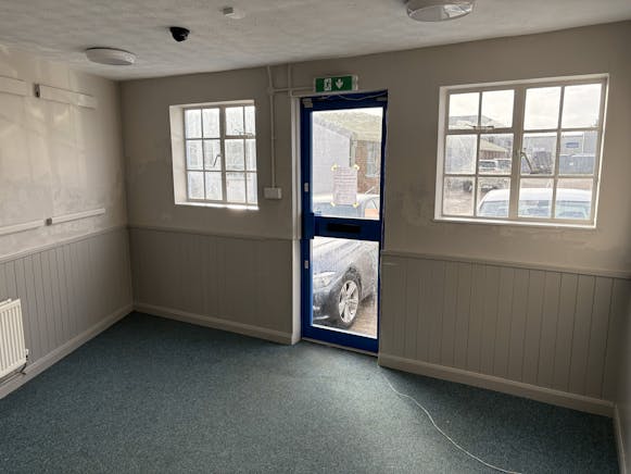 Unit 6, Bishop's Stortford, Industrial To Let - IMG_0229.jpg