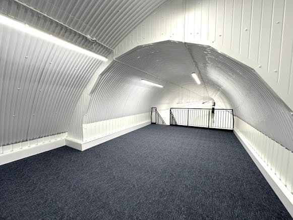 Arch 11 Goswell Hill, Windsor, Leisure / Offices / Retail To Let - IMG_4093.JPEG