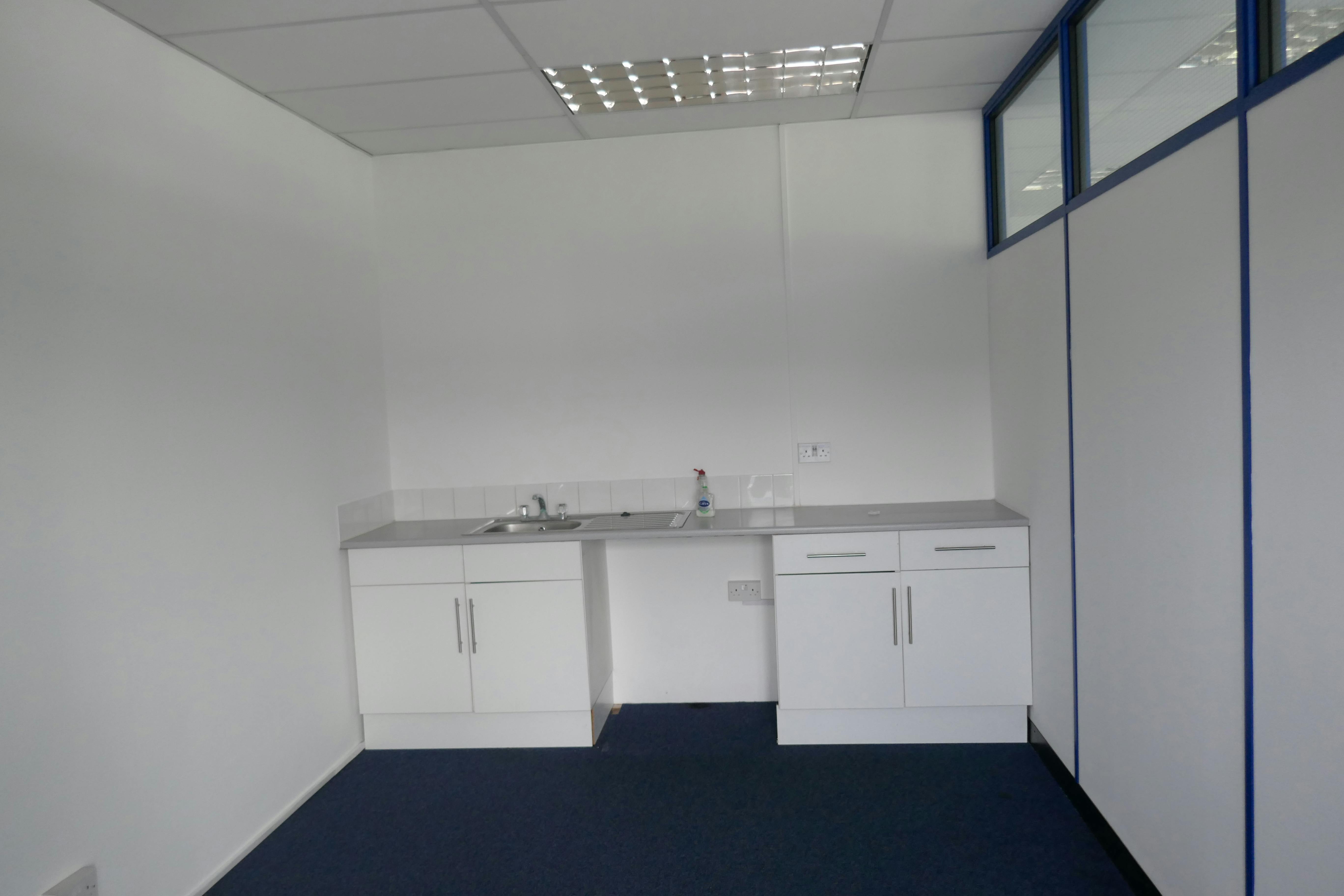 5 Astra Centre, Edinburgh Way, Harlow, Offices To Let - P1030363.JPG