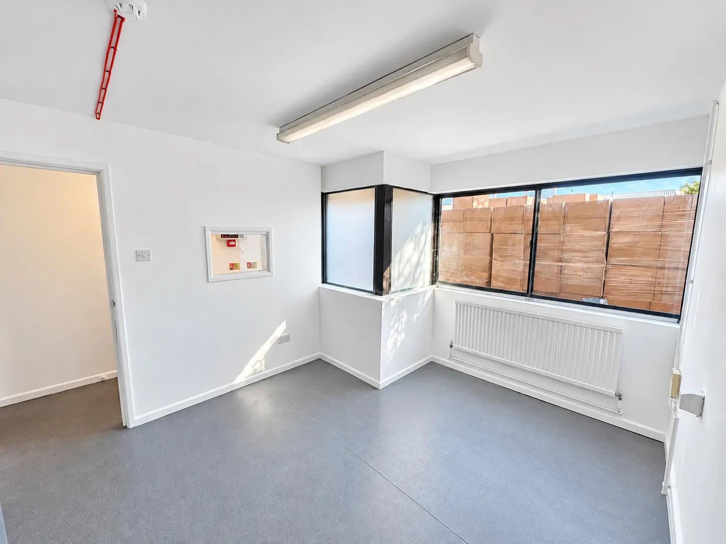 7 Harold Close, Harlow, Industrial To Let - Ground office/reception area.jpg
