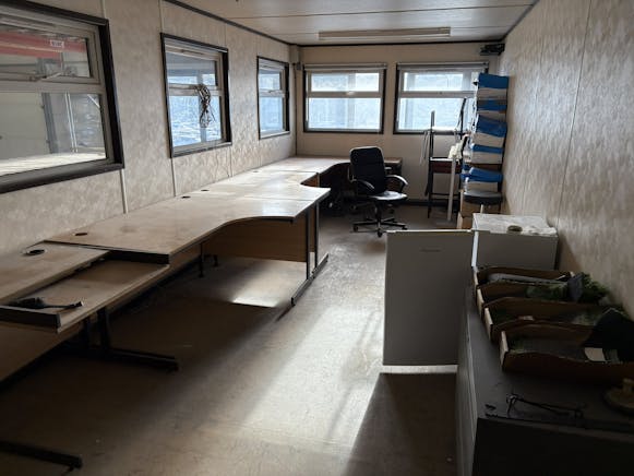 5 Abbey Point, Waltham Abbey, Industrial To Let - IMG_0192.jpeg