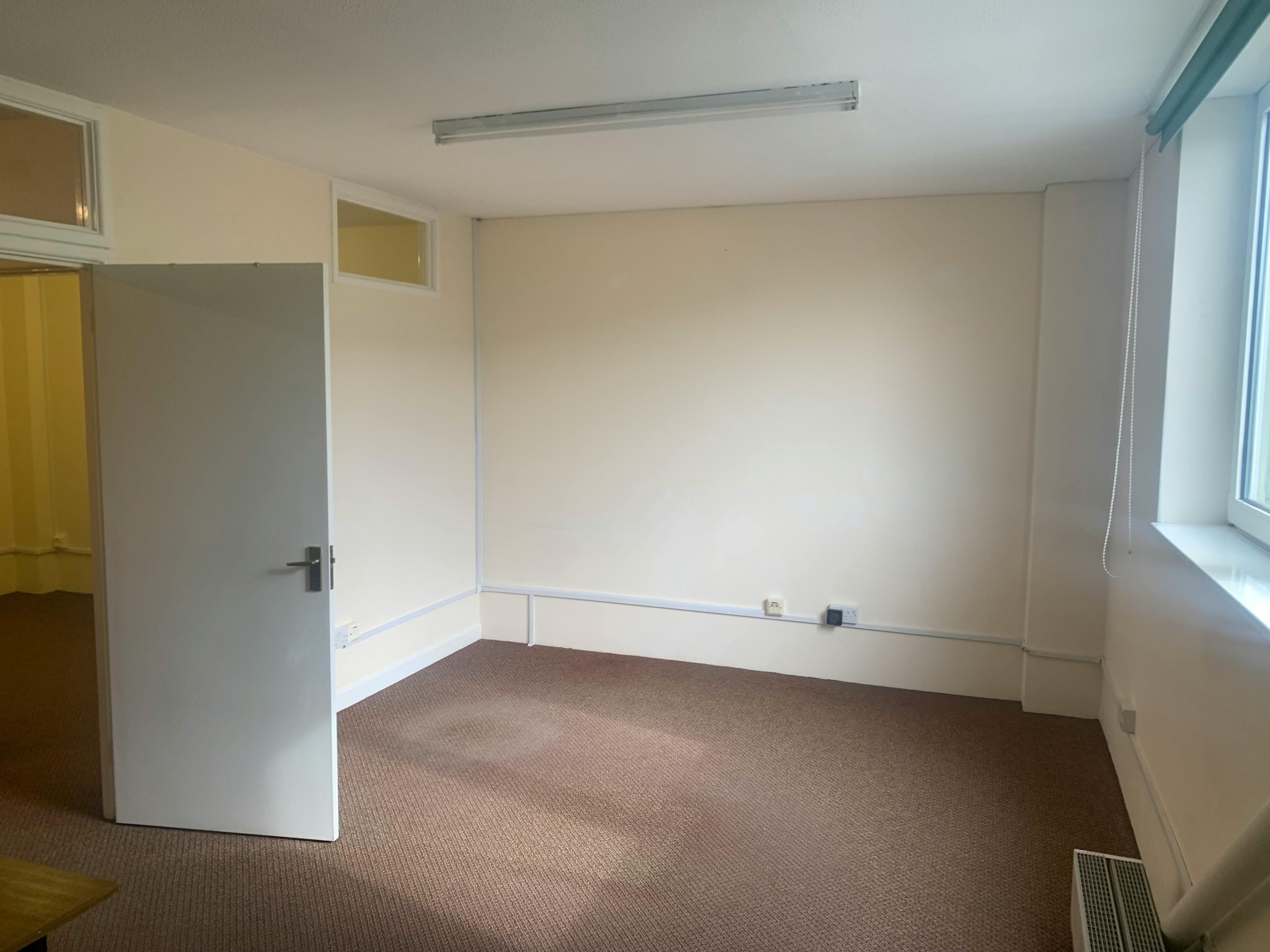 Industrial Unit in Petersfield - photo 3