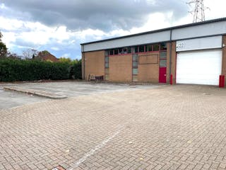 Unit 22 The Business Centre, Wokingham, Industrial / Warehouse To Let - Unit 22 Business Centre  Exterior 3.jpg