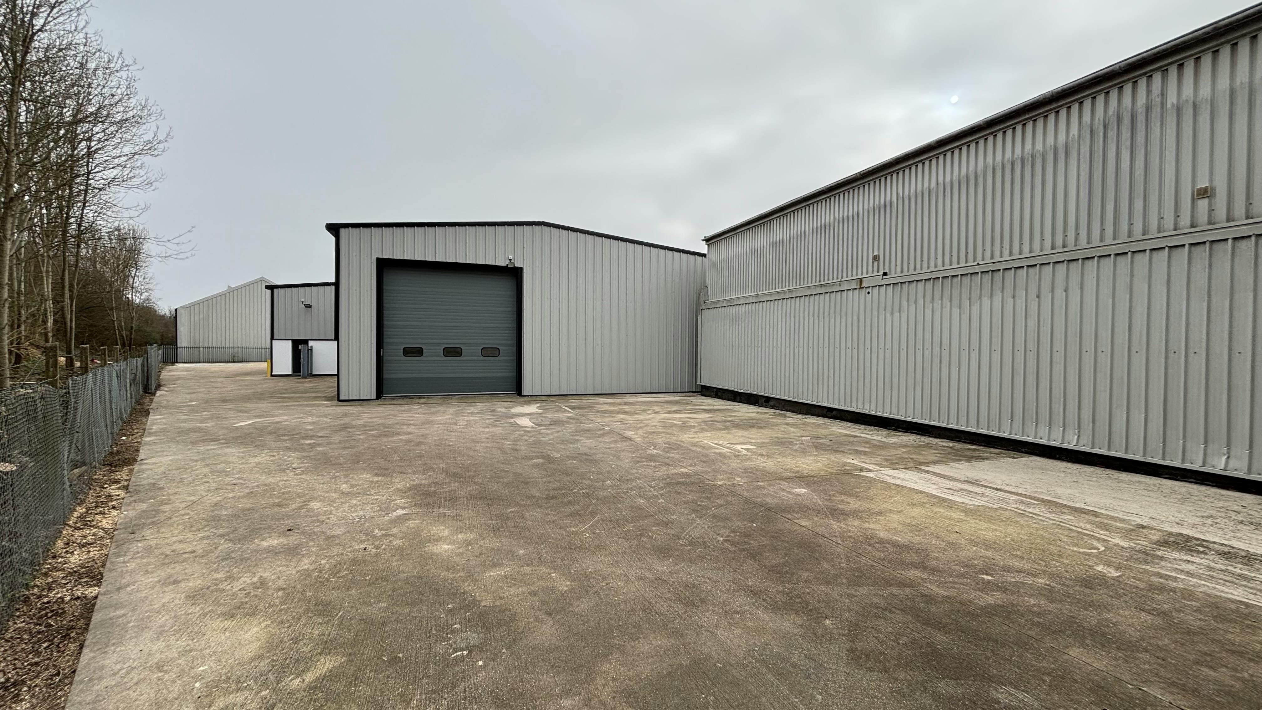Industrial Unit in Basingstoke - photo 4
