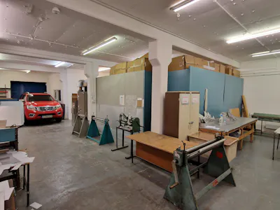 Unit 7, Hyde, Industrial/Logistics To Let - 20221208_131514.jpg