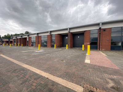 Unit 9, Gateway Park, A45 Coventry Road, Birmingham, Industrial To Let - Terrace external.jpg