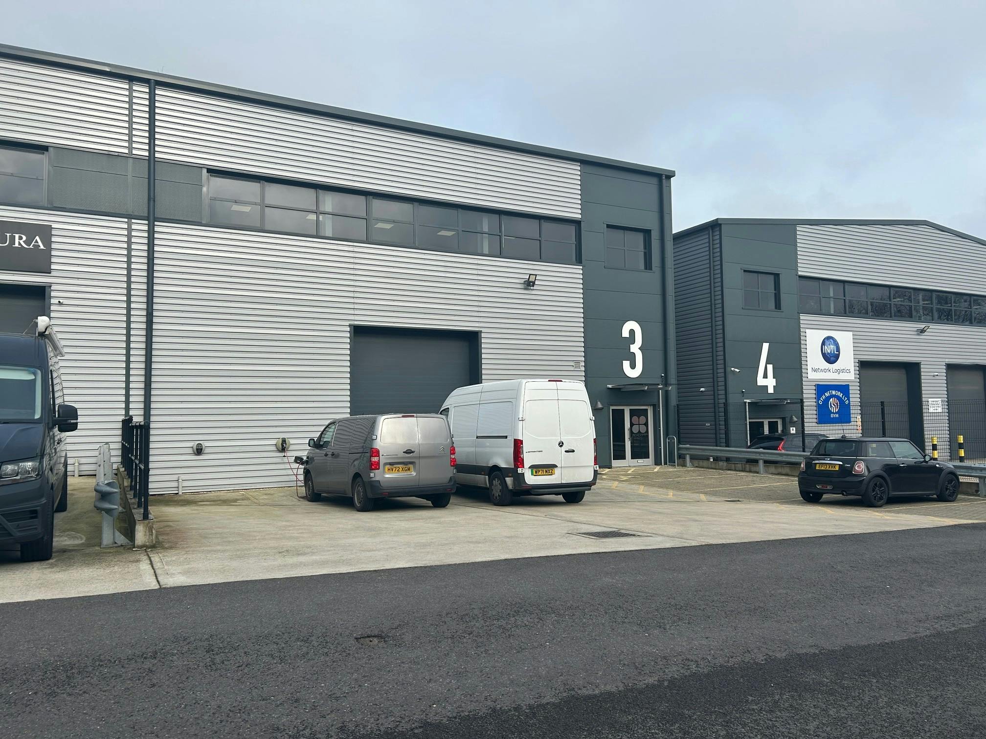3 Ellesfield Trade Centre, Bracknell, Industrial To Let - 1.jpg