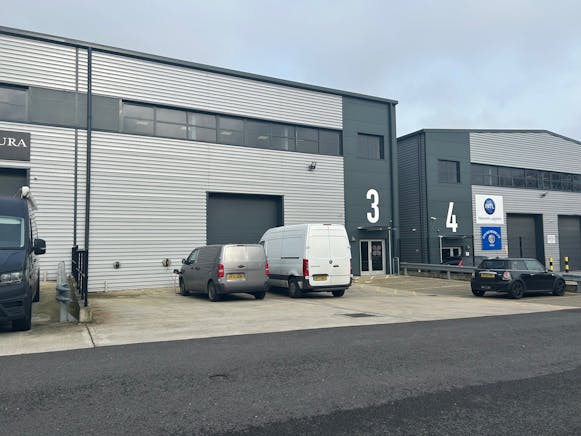 3 Ellesfield Trade Centre, Bracknell, Industrial To Let - 1.jpg