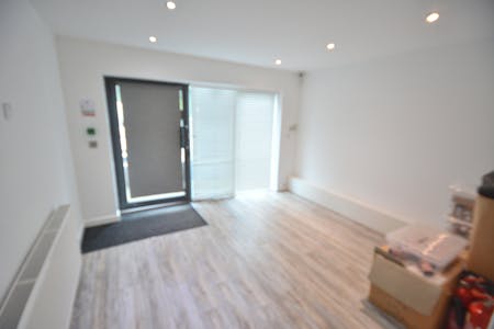 184 Chaddock Lane, Manchester, Office To Let - Entrance