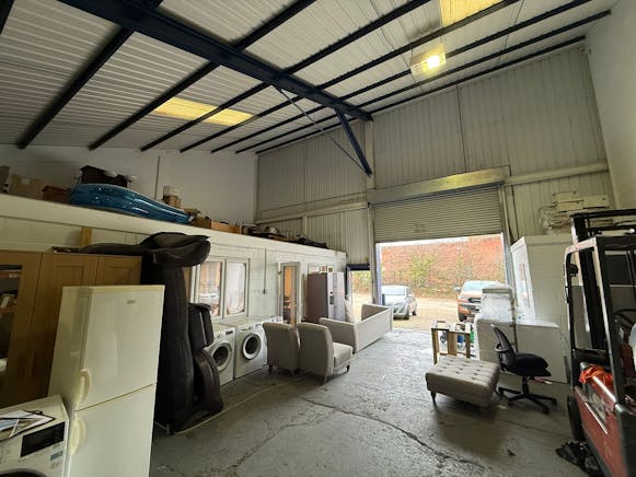 Unit 16, Leigh-On-Sea, Industrial To Let - WhatsApp Image 2026-02-20 at 11.21.40 (2).jpeg
