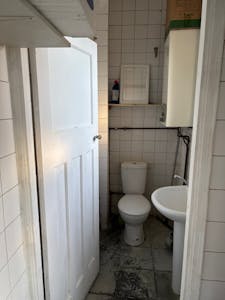 147 High Street, Potters Bar, Retail To Let - 4.jpg