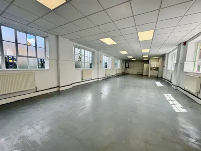 Brow Business Centre, Copyground Lane, Unit B, High Wycombe, Industrial / Office To Let - 74b65902-a452-4665-bf25-4155466ee958.jpg