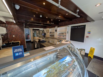 39 High Street, Godalming, Office / Retail To Let - 7732.jpg