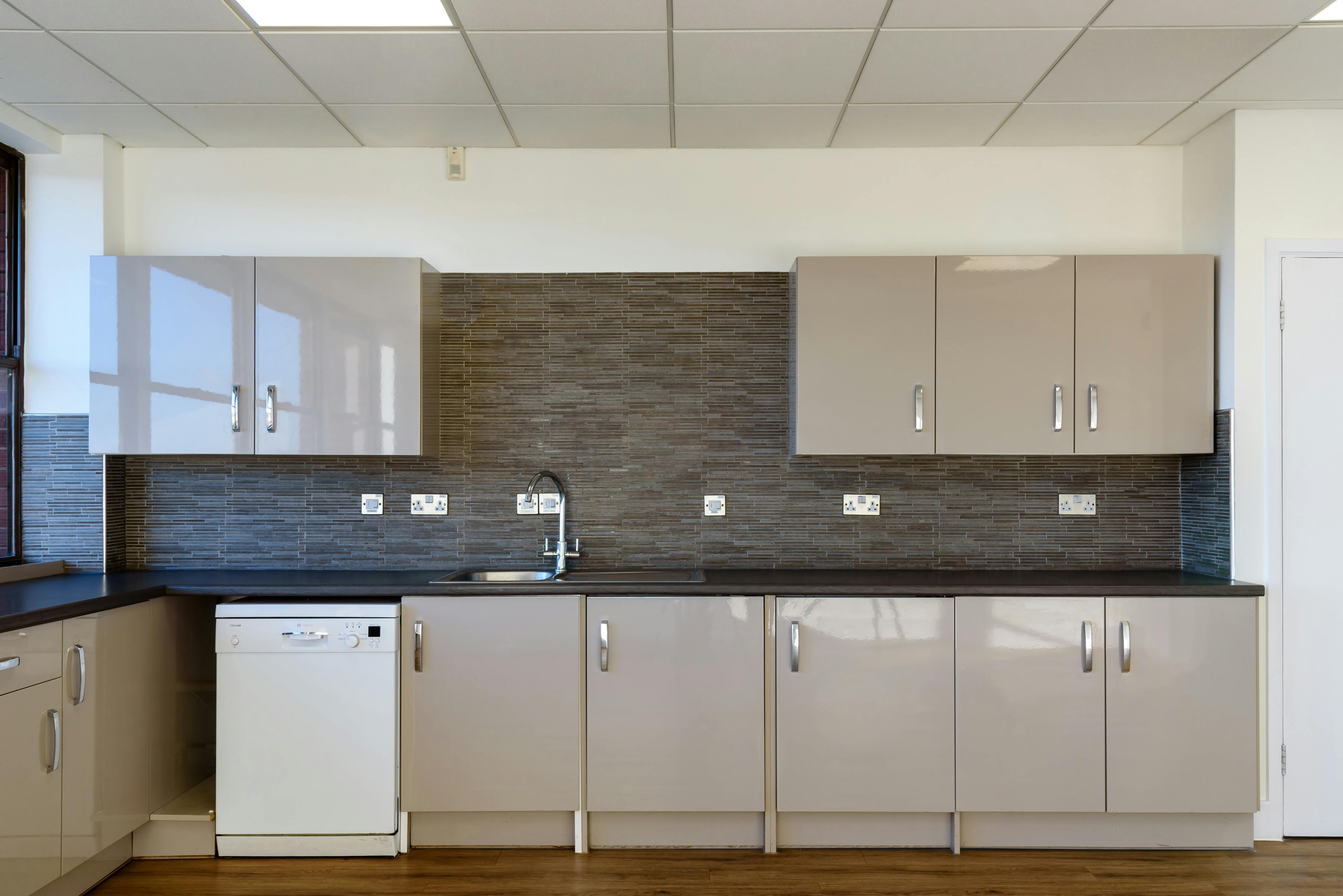 69/75 Thorpe Road (Ground & First Floor)