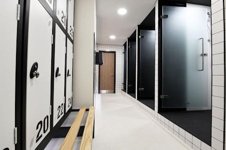 One New York Street, Manchester, Office To Let - One New York Street - Changing Rooms/Lockers