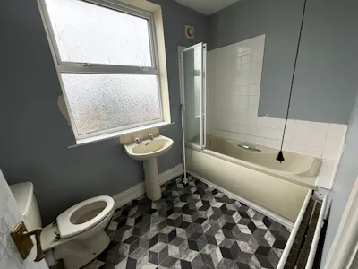 28 - 30 Mount Pleasant, Redditch, Investment For Sale - IMG_5638.JPG