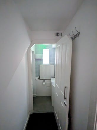 34 High Street, Great Missenden, Retail To Let - pic 2.jpg