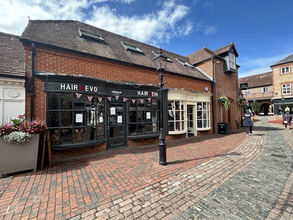 7 Lion & Lamb Yard, Farnham, Farnham, Retail To Let - IMG_9535.jpeg