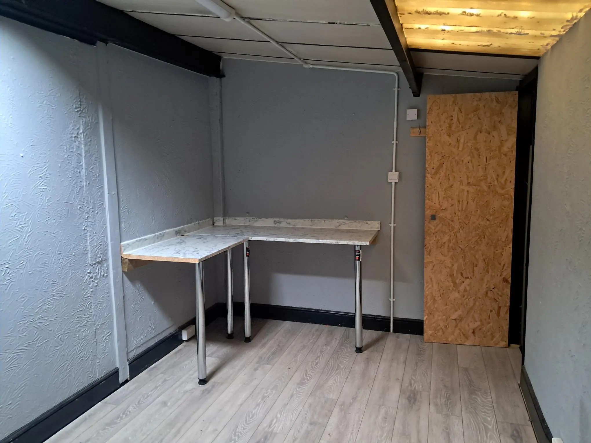 Unit 30, Longshot Industrial Estate, Bracknell, Industrial To Let - 1000001807.jpg