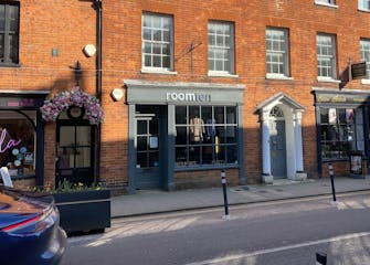 49 Downing Street, Farnham, Retail To Let - 7392501427834d67b66f4fc70c66d103.JPG