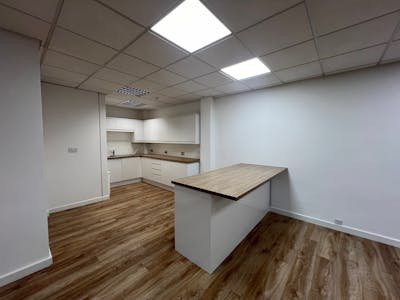 Hathaway House, Finchley Central, Office To Let - 9.jpg