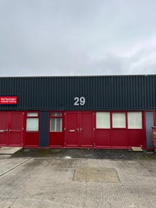 29 Edison Road, Aylesbury, E (Commercial / Business / Service) / Industrial To Let - WhatsApp Image 20240311 at 142734_9a215313.jpg