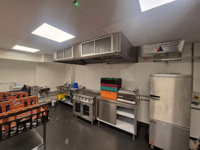 Tower Hamlets Town Hall, London, E Class restaurant (with extract) / Restaurant / Cafe / Retail To Let - 9360d185-5909-4ff2-980b-f90be67b6d21.jpg